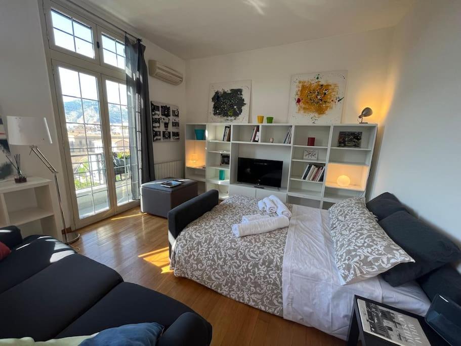 Politeama Suite In The Heart Of The City ปาแลร์โม ภายนอก รูปภาพ