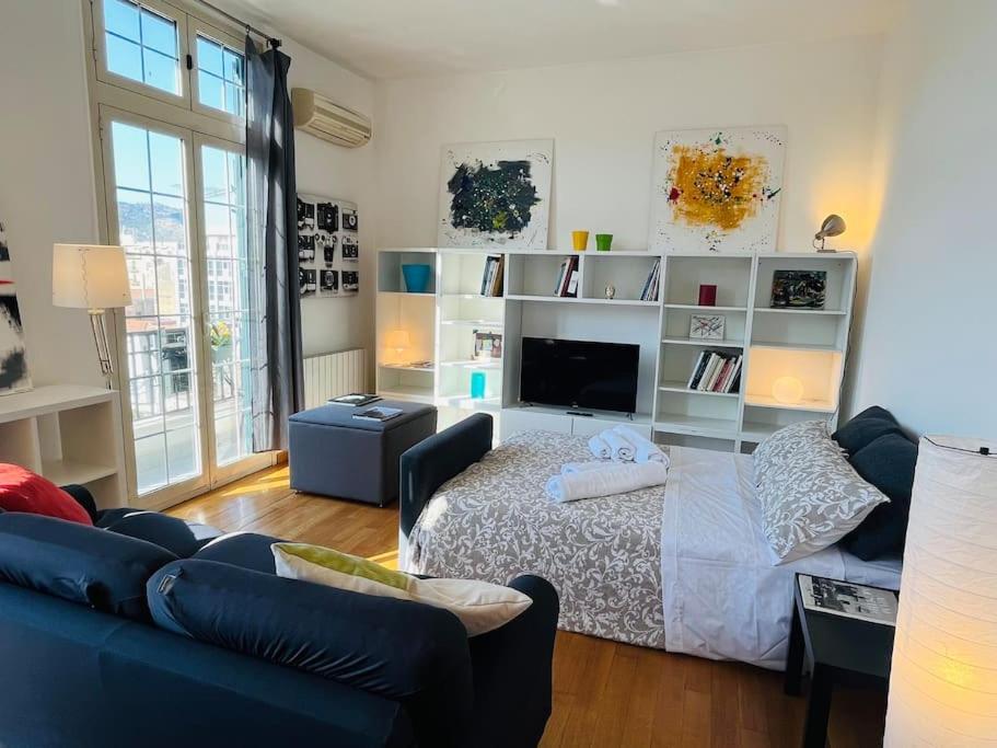 Politeama Suite In The Heart Of The City ปาแลร์โม ภายนอก รูปภาพ