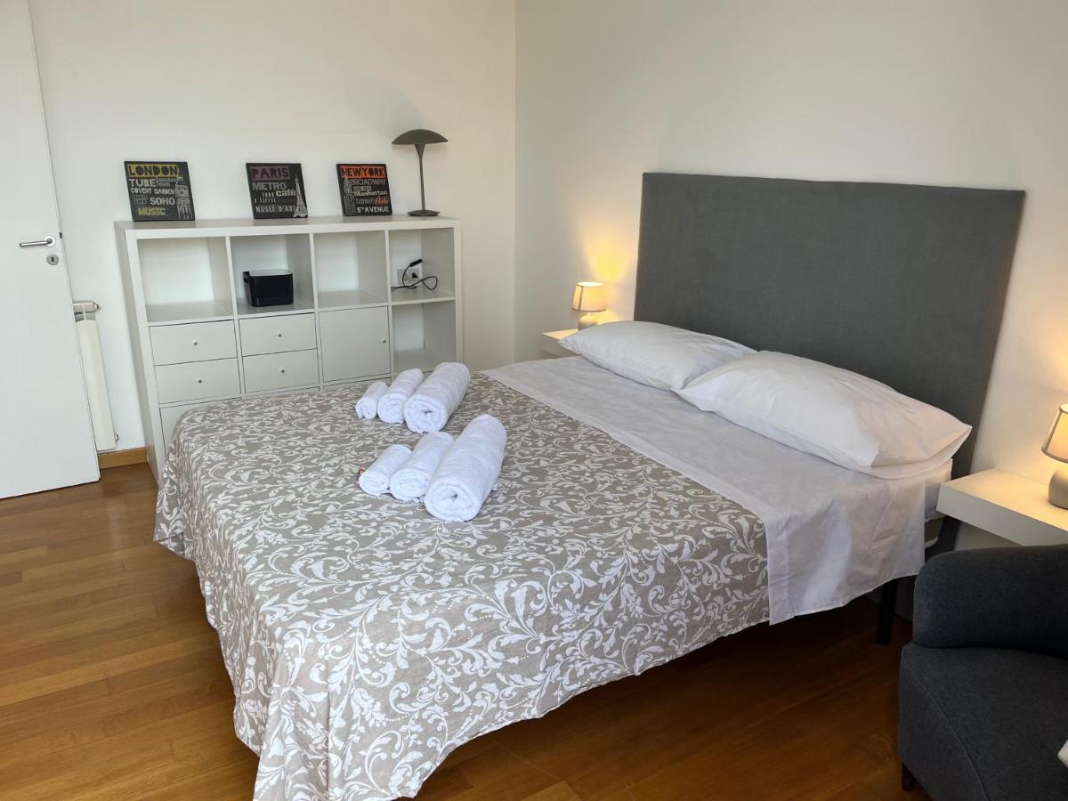 Politeama Suite In The Heart Of The City ปาแลร์โม ภายนอก รูปภาพ